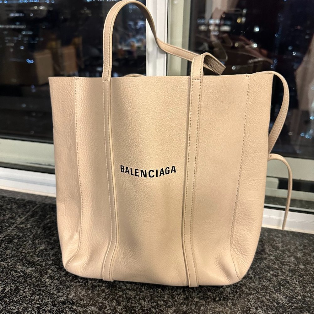 Balenciaga Everyday XXS Tote Bag (Calfskin)